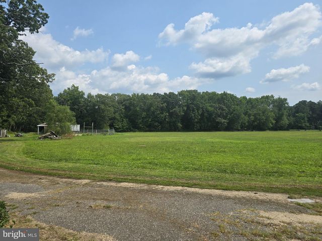 450 ALMOND RD, Pittsgrove, NJ 08318