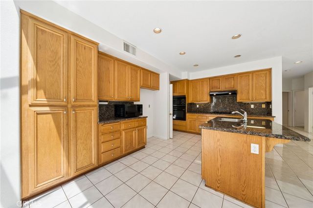 9935 Ravenna Way, Cypress, CA 90630