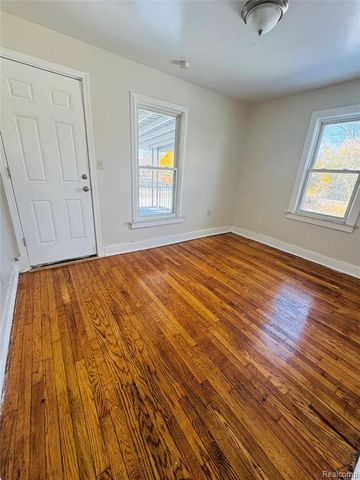 7417 Hanover Street, Detroit, MI 48206