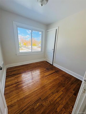 7417 Hanover Street, Detroit, MI 48206