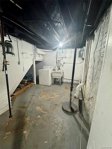 7417 Hanover Street, Detroit, MI 48206