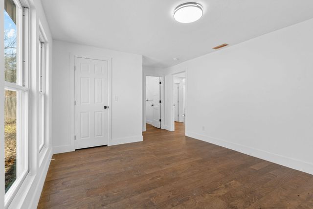 654 S Laurel Avenue, Springfield, MO 65802