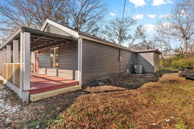 654 S Laurel Avenue, Springfield, MO 65802