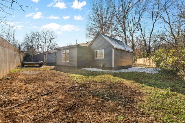 654 S Laurel Avenue, Springfield, MO 65802