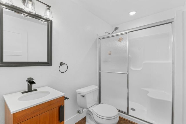 654 S Laurel Avenue, Springfield, MO 65802