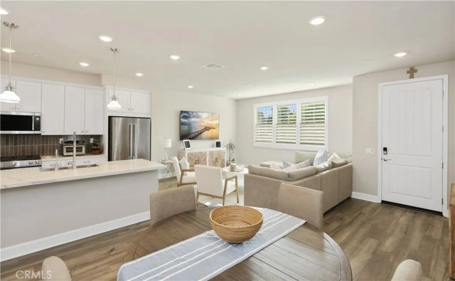 19239 Tideline Court, Huntington Beach, CA 92648
