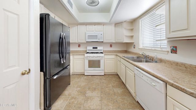 7404 LE CONTE Drive, El Paso, TX 79912