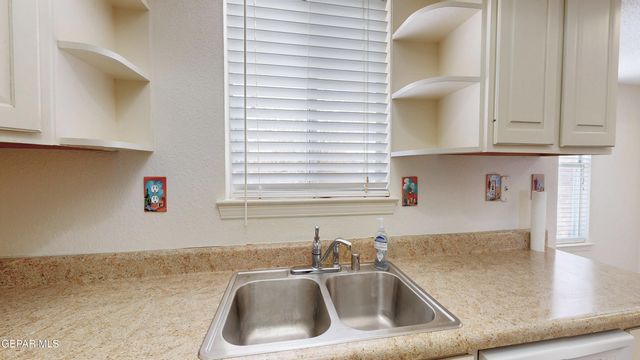 7404 LE CONTE Drive, El Paso, TX 79912