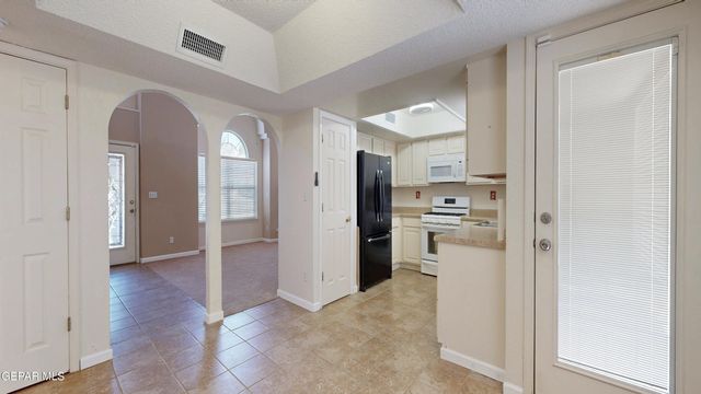 7404 LE CONTE Drive, El Paso, TX 79912