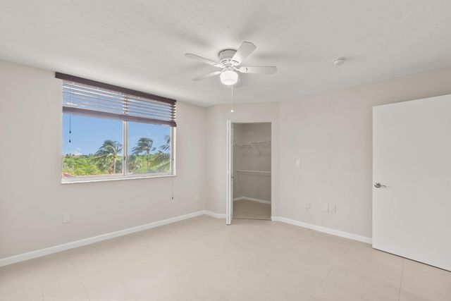 1200 Scotia Drive 403, Hypoluxo, FL 33462