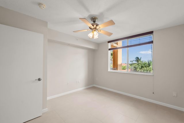 1200 Scotia Drive 403, Hypoluxo, FL 33462