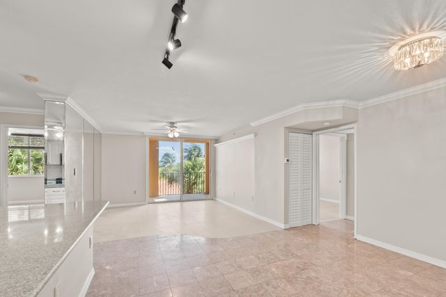 1200 Scotia Drive 403, Hypoluxo, FL 33462