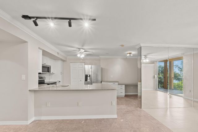 1200 Scotia Drive 403, Hypoluxo, FL 33462