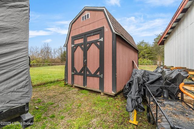 241 Northview Dr, Shepherdsville, KY 40165