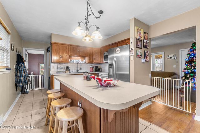 241 Northview Dr, Shepherdsville, KY 40165