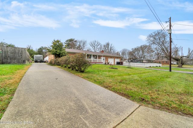 241 Northview Dr, Shepherdsville, KY 40165