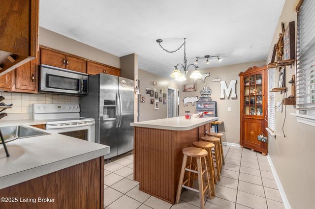 241 Northview Dr, Shepherdsville, KY 40165