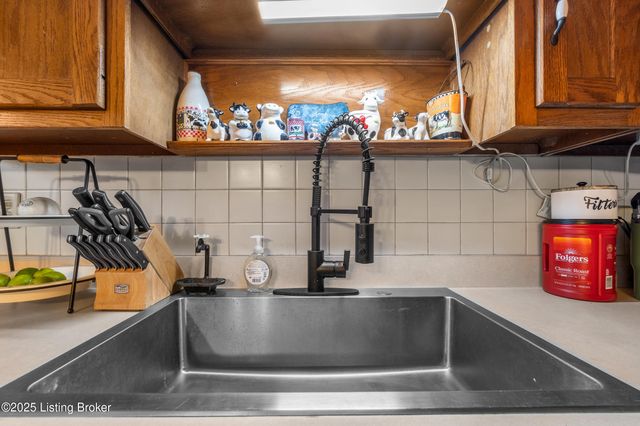 241 Northview Dr, Shepherdsville, KY 40165