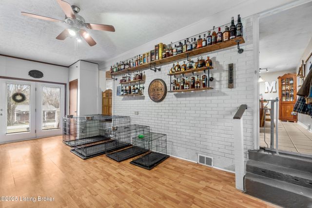 241 Northview Dr, Shepherdsville, KY 40165