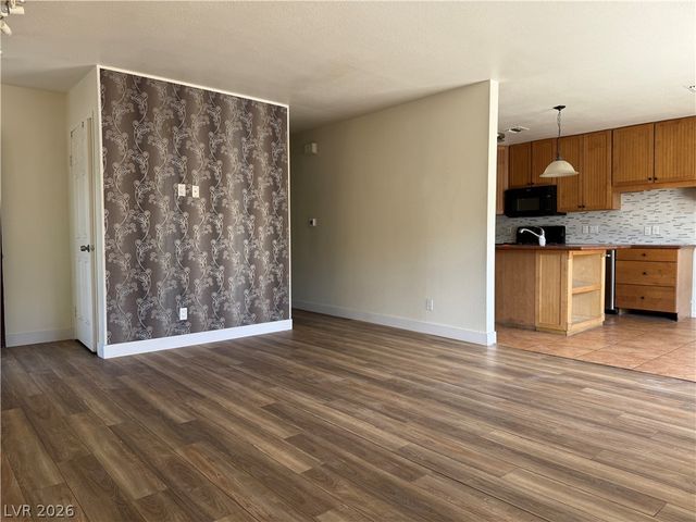 6162 Meadow Vista Lane, Las Vegas, NV 89103