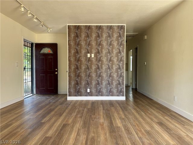 6162 Meadow Vista Lane, Las Vegas, NV 89103