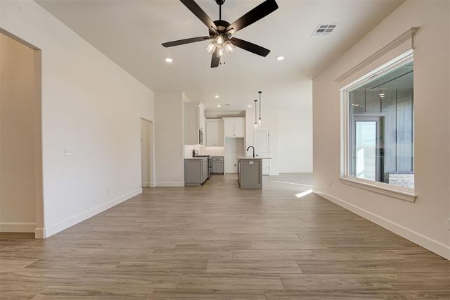 2099 Cash Court, Blanchard, OK 73010