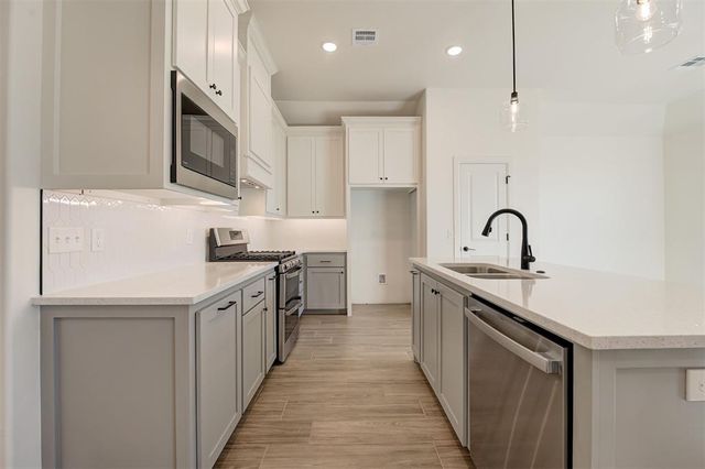 2099 Cash Court, Blanchard, OK 73010