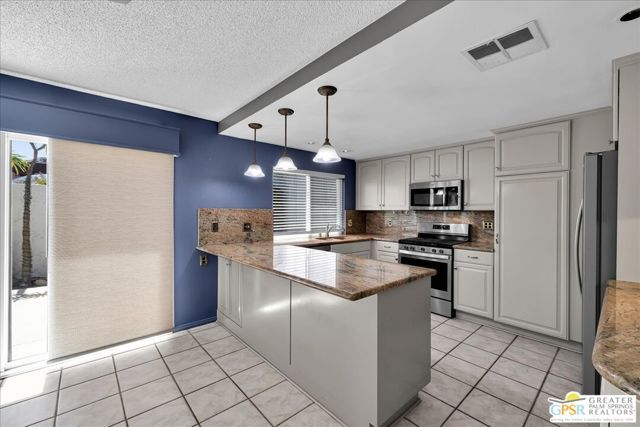 2262 S Linden Way E, Palm Springs, CA 92264