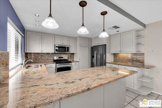 2262 S Linden Way E, Palm Springs, CA 92264