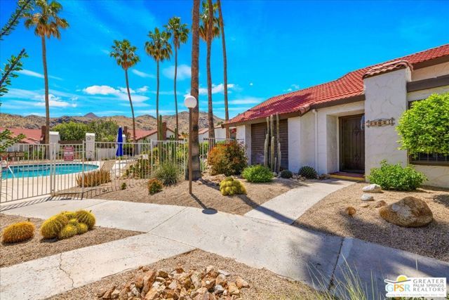 2262 S Linden Way E, Palm Springs, CA 92264