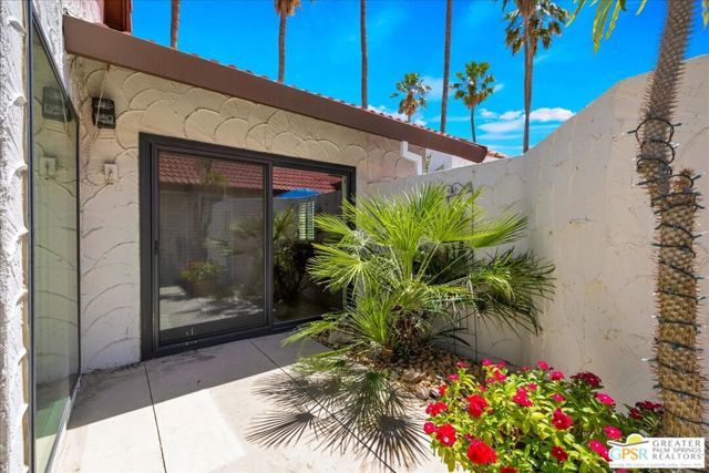 2262 S Linden Way E, Palm Springs, CA 92264