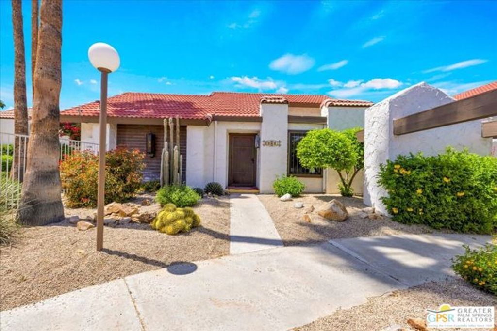 2262 S Linden Way E, Palm Springs, CA 92264