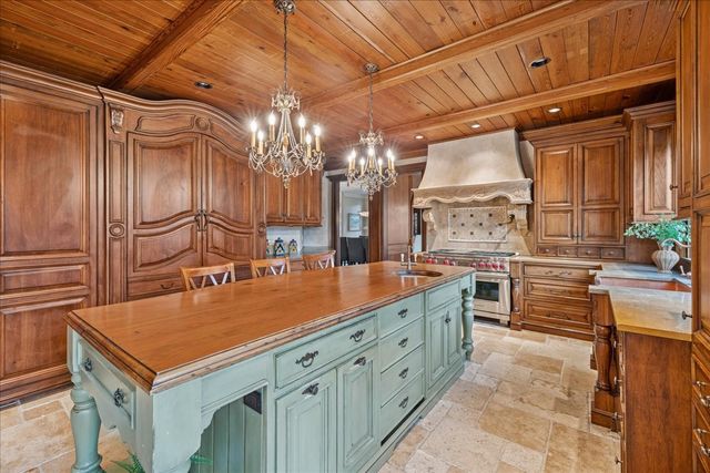 2041 Tremont Court, Libertyville, IL 60048