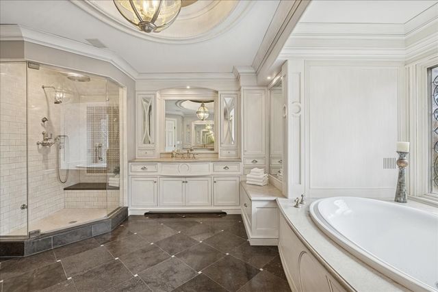 2041 Tremont Court, Libertyville, IL 60048