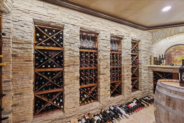 2041 Tremont Court, Libertyville, IL 60048