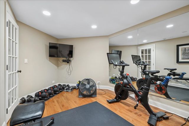 2041 Tremont Court, Libertyville, IL 60048