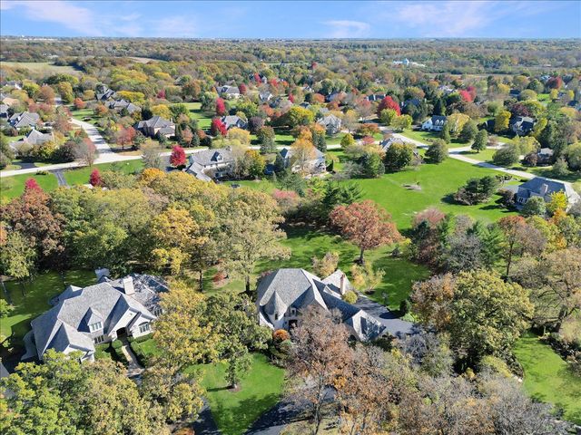 2041 Tremont Court, Libertyville, IL 60048