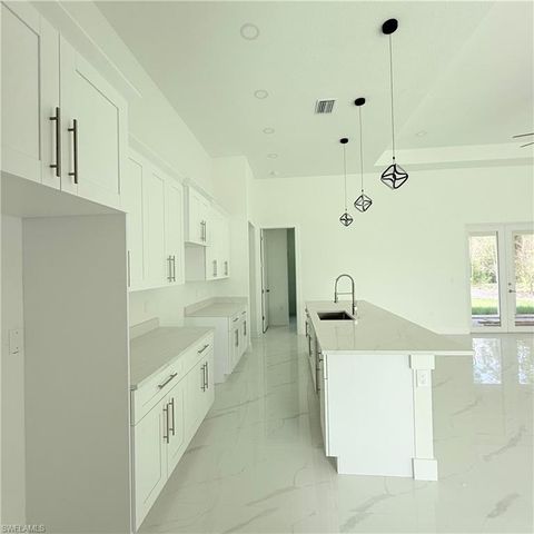 208 Johns AVE, Lehigh Acres, FL 33936