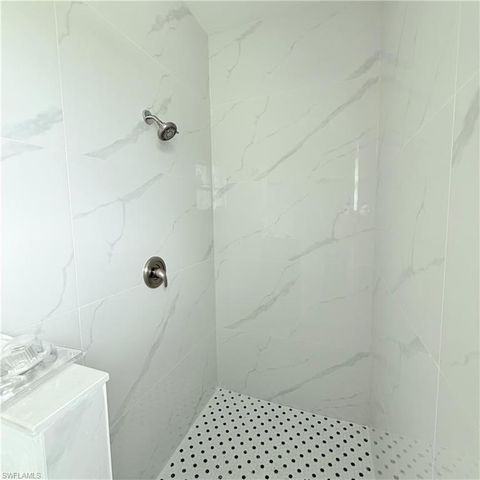 208 Johns AVE, Lehigh Acres, FL 33936