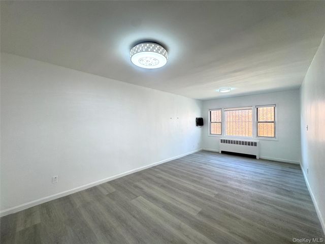 6824 140th Street A, Flushing, NY 11367