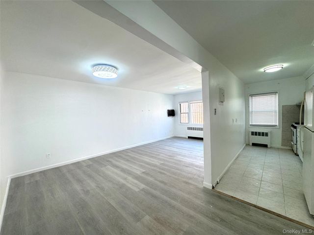 6824 140th Street A, Flushing, NY 11367