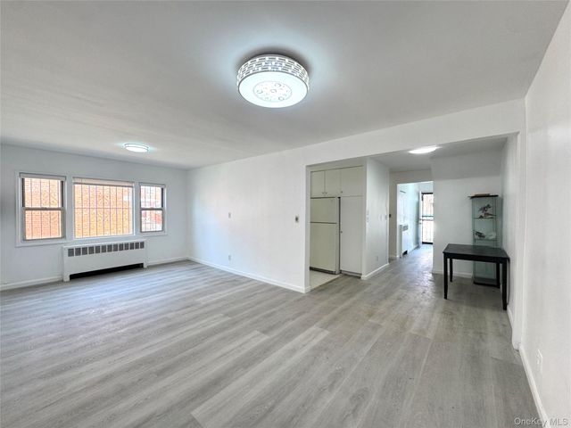 6824 140th Street A, Flushing, NY 11367