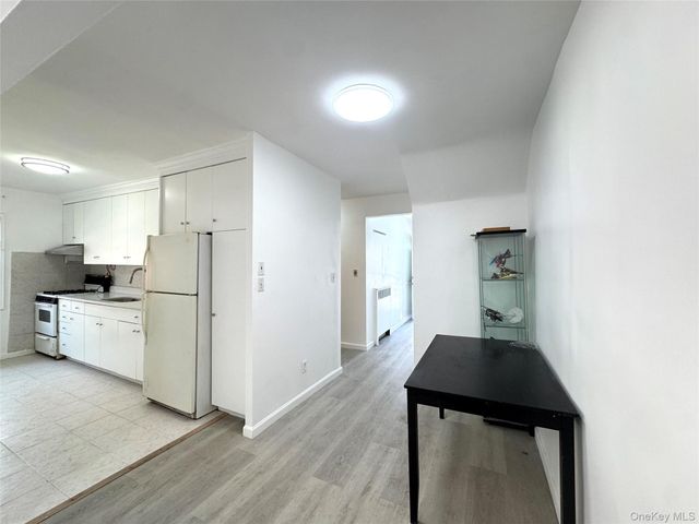 6824 140th Street A, Flushing, NY 11367