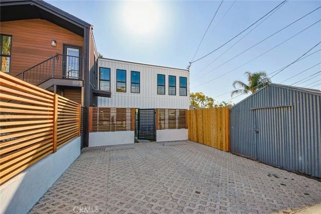 723 E Verdugo Avenue 201, Burbank, CA 91501