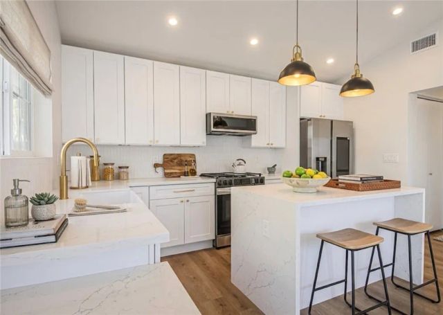 723 E Verdugo Avenue 201, Burbank, CA 91501