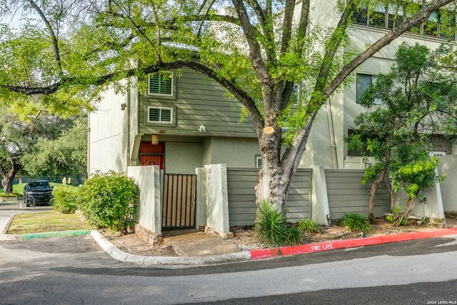 3102 Eisenhauer Rd Apt B20, San Antonio, TX 78209