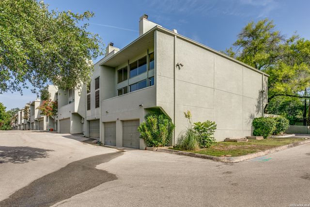 3102 Eisenhauer Rd Apt B20, San Antonio, TX 78209