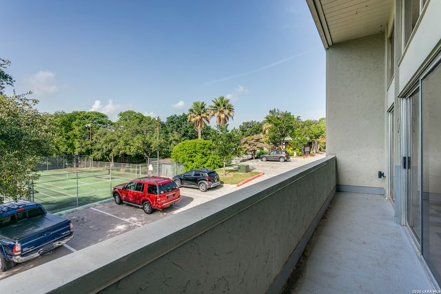 3102 Eisenhauer Rd Apt B20, San Antonio, TX 78209