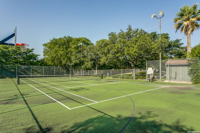 3102 Eisenhauer Rd Apt B20, San Antonio, TX 78209