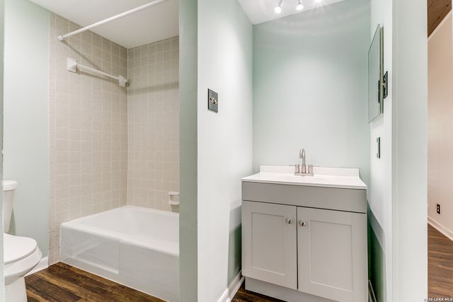 3102 Eisenhauer Rd Apt B20, San Antonio, TX 78209